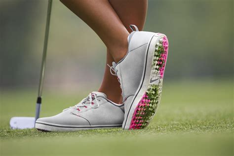 Nike Women's Golf Shoes .